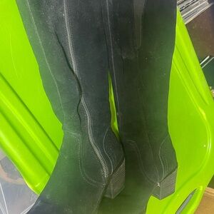 Black Knee-High Boots with Zipper